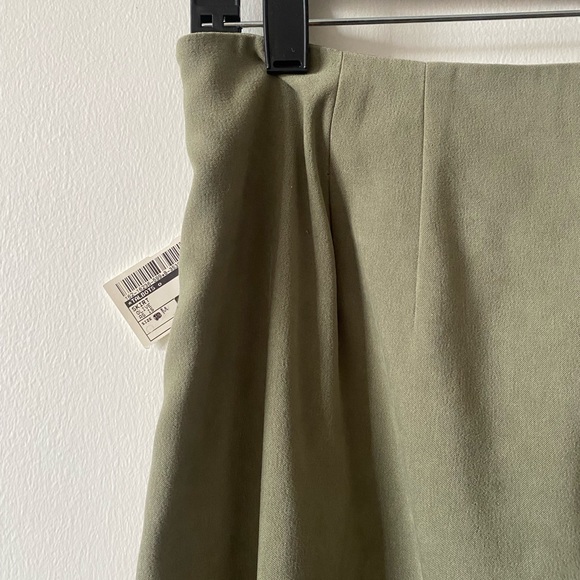 Y2K Talbots Stretch Mid-Rise Suede Floral Perforated Hem Maxi Skirt in Sage - Picture 9 of 10